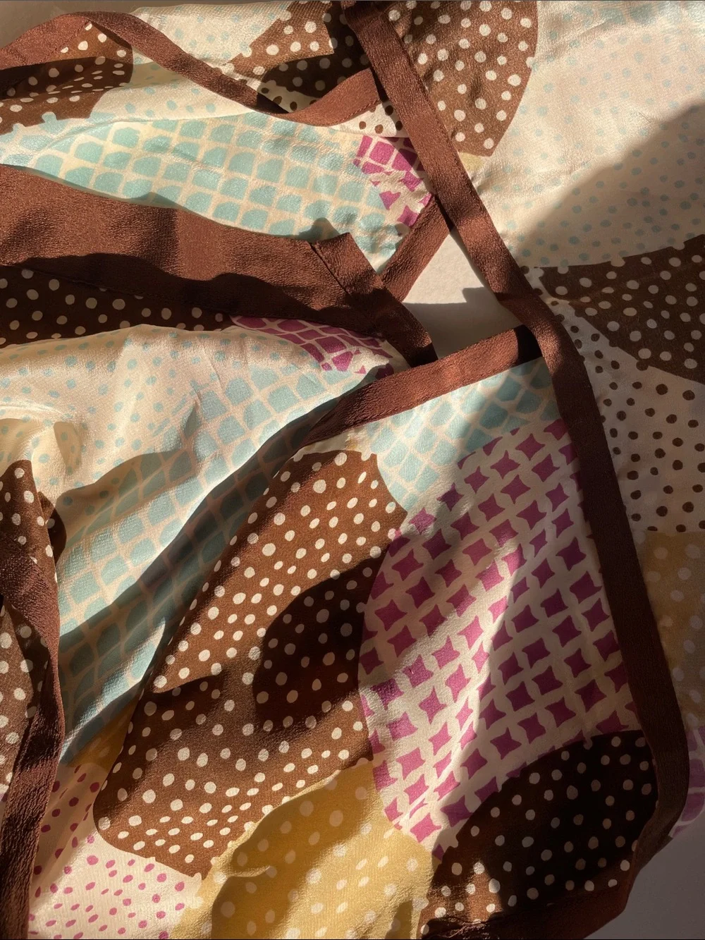 VTG ACCESSORIZE SILK SCARF